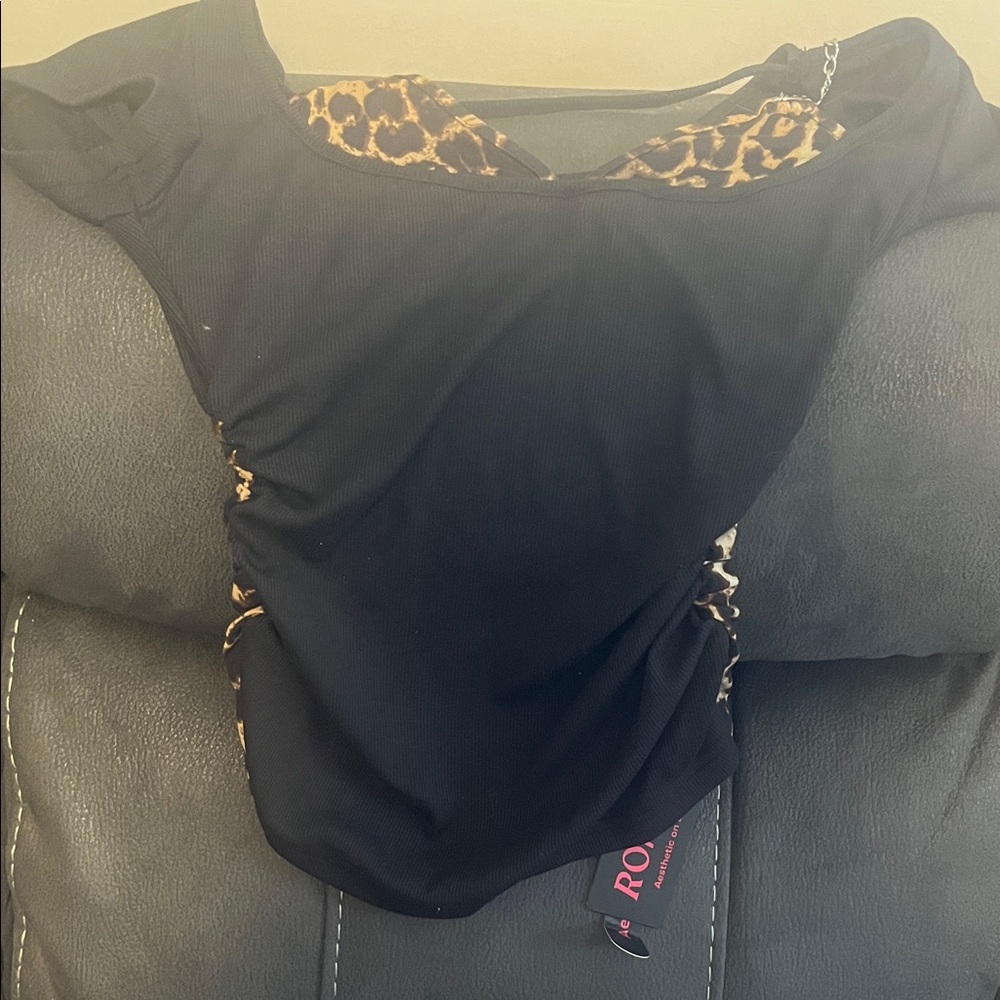 ROMWE Black and Leopard Print Top